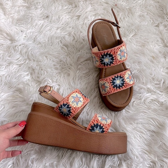 Forever Crotchet Platform Wedge Shoes Vineyard Crotchet Platform - Picture 1 of 4